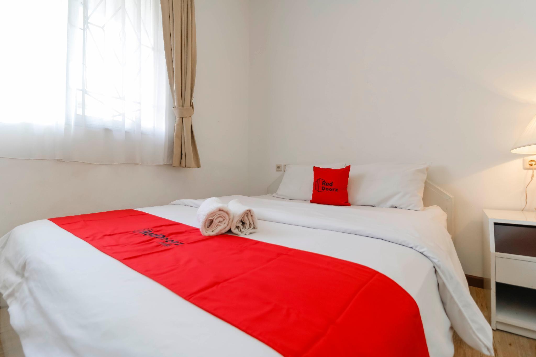 Reddoorz Plus @ Tendean Jakarta Exteriör bild