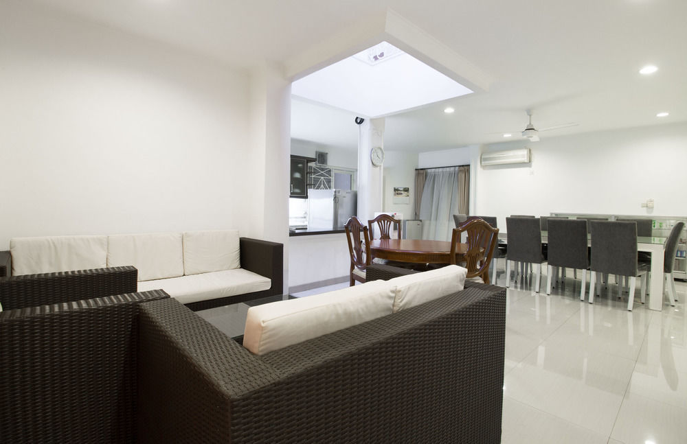 Reddoorz Plus @ Tendean Jakarta Exteriör bild