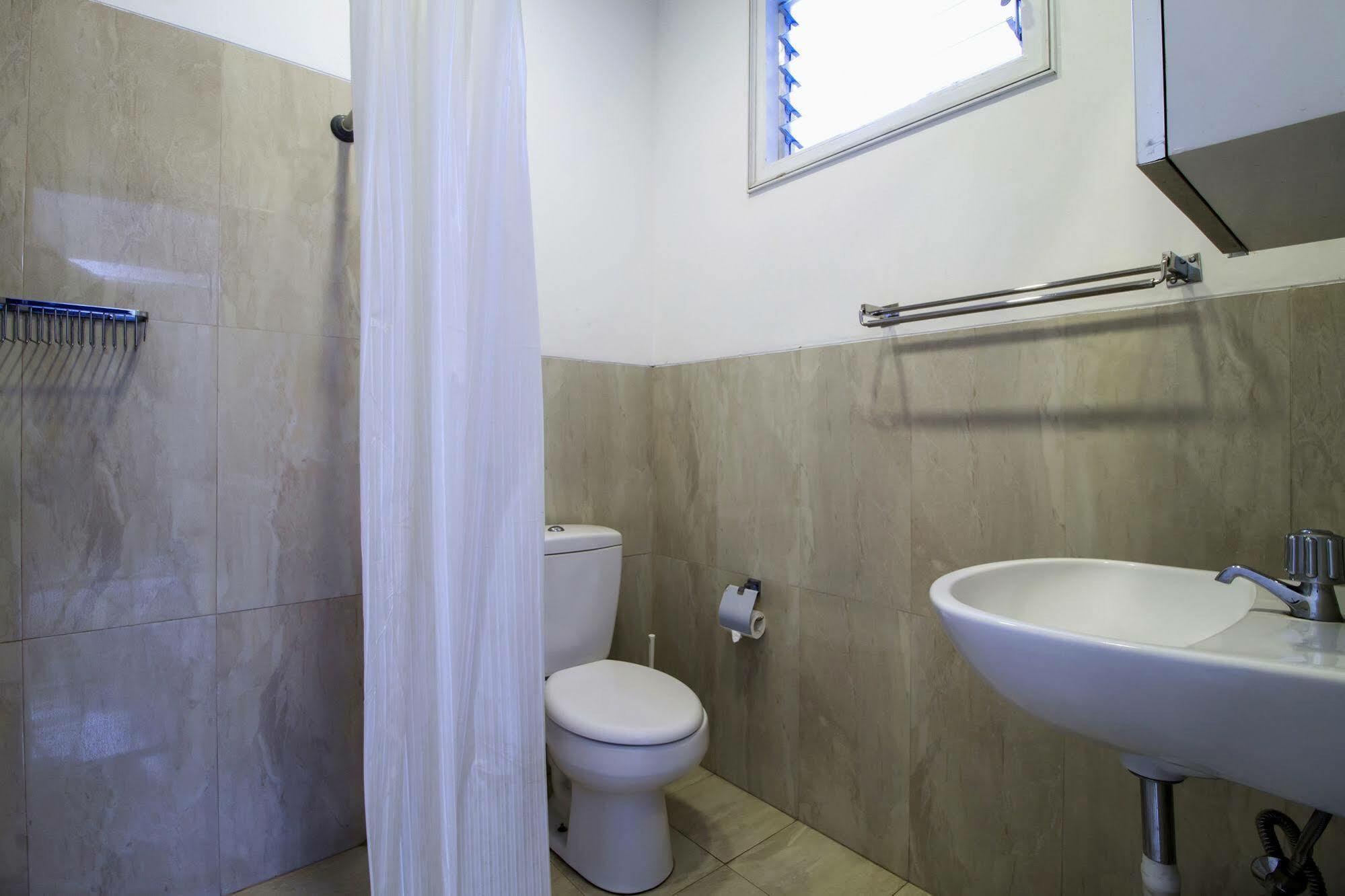 Reddoorz Plus @ Tendean Jakarta Exteriör bild